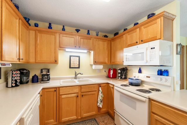 4408 Nostalgia Lane, Waterloo, IA 50701