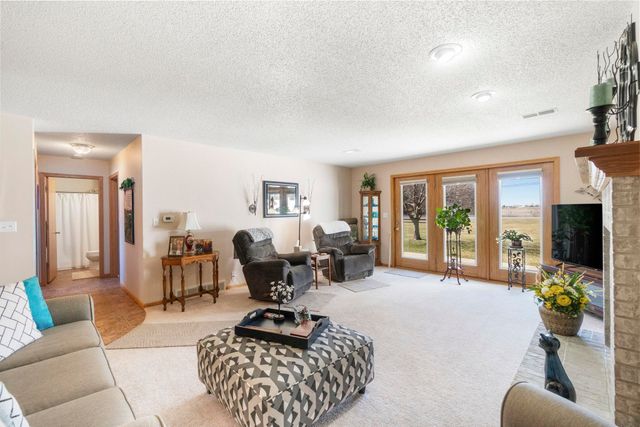 4408 Nostalgia Lane, Waterloo, IA 50701