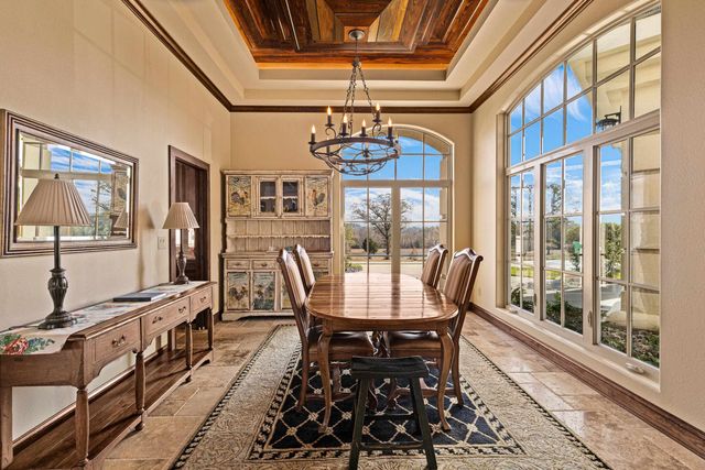 989 Mustang Dr., Longview, TX 75605