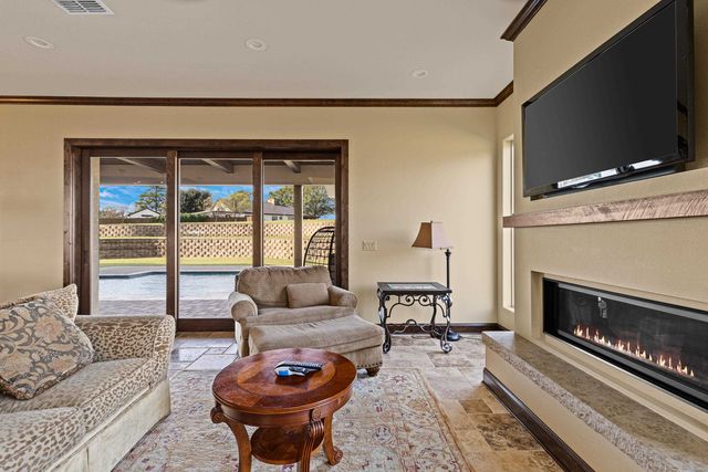 989 Mustang Dr., Longview, TX 75605