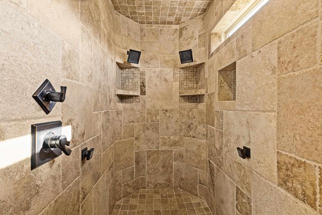 989 Mustang Dr., Longview, TX 75605