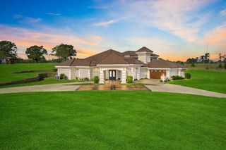 989 Mustang Dr., Longview, TX 75605