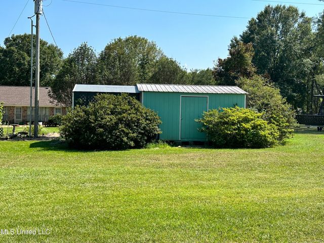 708 Ratliff Ferry Road, Canton, MS 39046