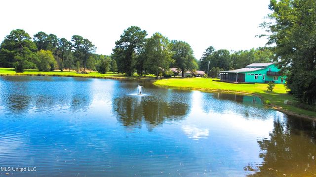 708 Ratliff Ferry Road, Canton, MS 39046