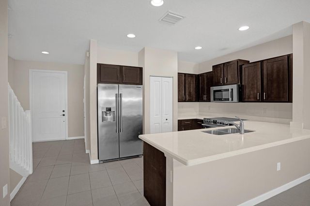 4208 N DIXIE Highway 25, Oakland Park, FL 33334