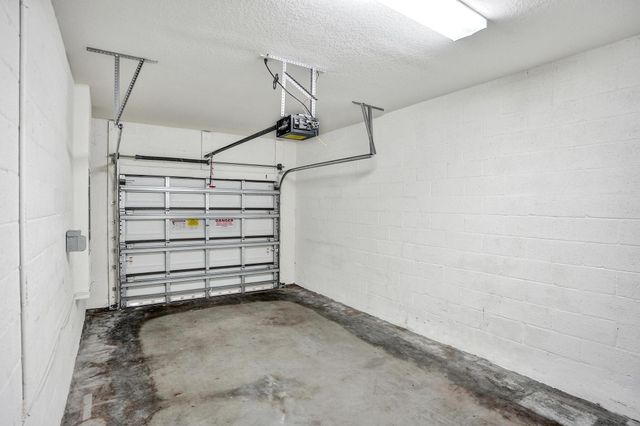 4208 N DIXIE Highway 25, Oakland Park, FL 33334