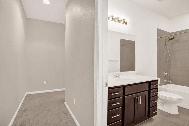4208 N DIXIE Highway 25, Oakland Park, FL 33334