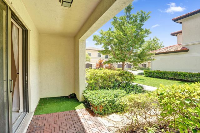 4208 N DIXIE Highway 25, Oakland Park, FL 33334