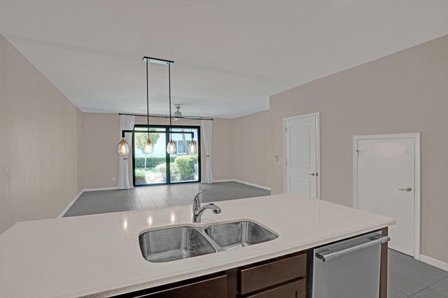 4208 N DIXIE Highway 25, Oakland Park, FL 33334