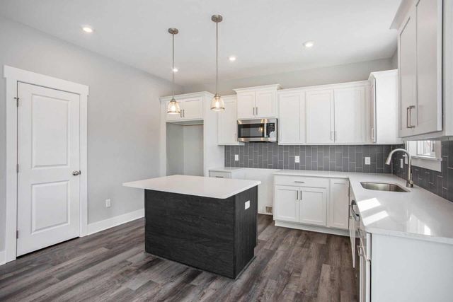 6823 Loggers Ridge Run SE, Caledonia, MI 49316
