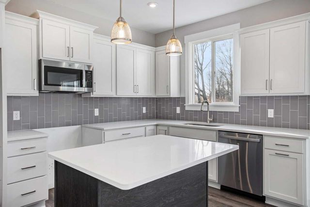 6823 Loggers Ridge Run SE, Caledonia, MI 49316