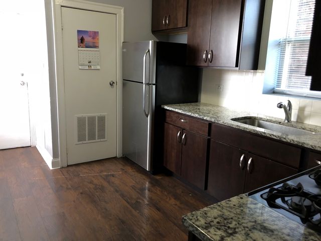 4876 W Armitage Avenue 2R, Chicago, IL 60639