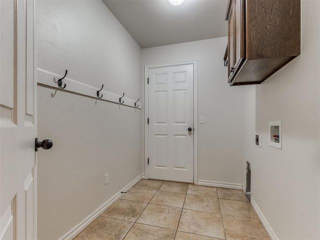 2000 Pelham Drive, Norman, OK 73071