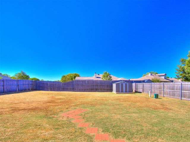 2000 Pelham Drive, Norman, OK 73071