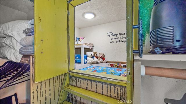 582 Kuffel Canyon Road, Lake Arrowhead, CA 92352