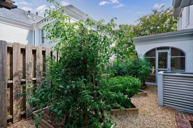 42 Camden NE Road, Atlanta, GA 30309