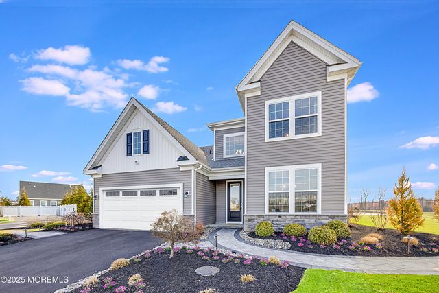 94 Fillmore Drive, Monroe, NJ 08831