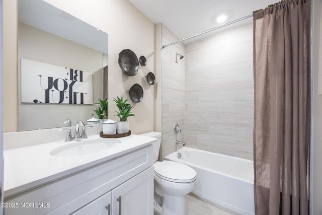 94 Fillmore Drive, Monroe, NJ 08831