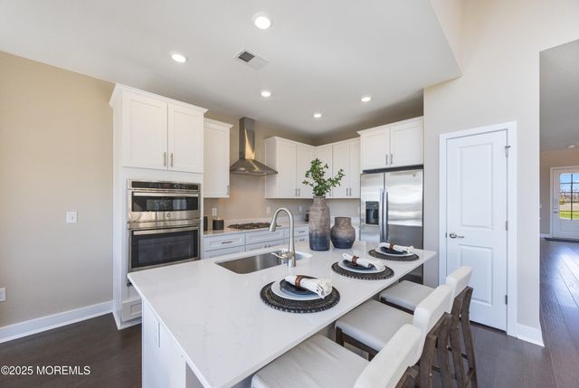 94 Fillmore Drive, Monroe, NJ 08831