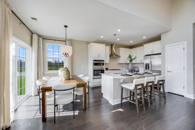 94 Fillmore Drive, Monroe, NJ 08831