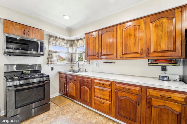 732 W 3RD AVE, Runnemede, NJ 08078