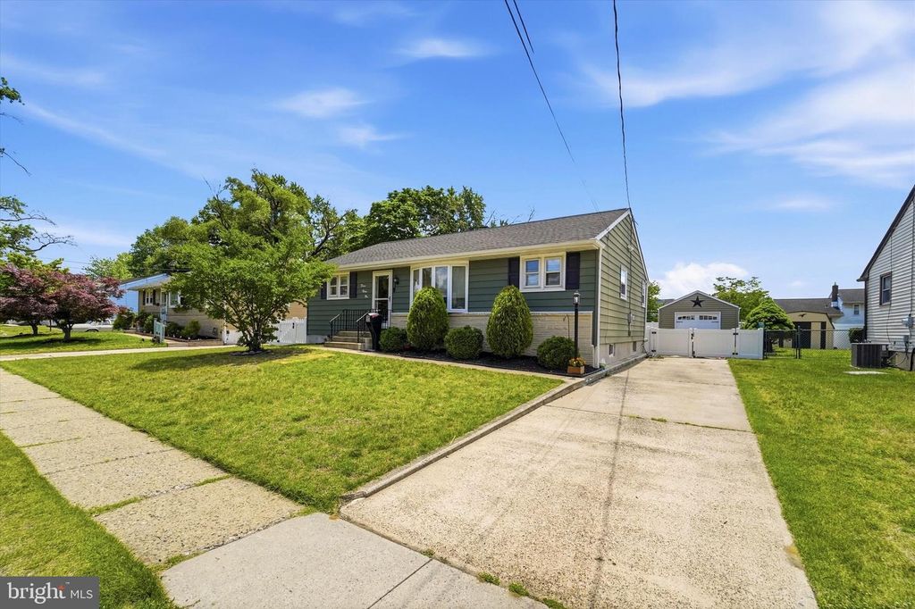 732 W 3RD AVE, Runnemede, NJ 08078