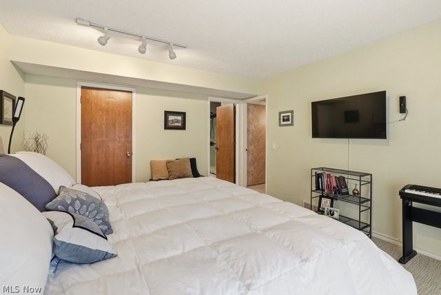 17833 Cliffside Drive, Strongsville, OH 44136