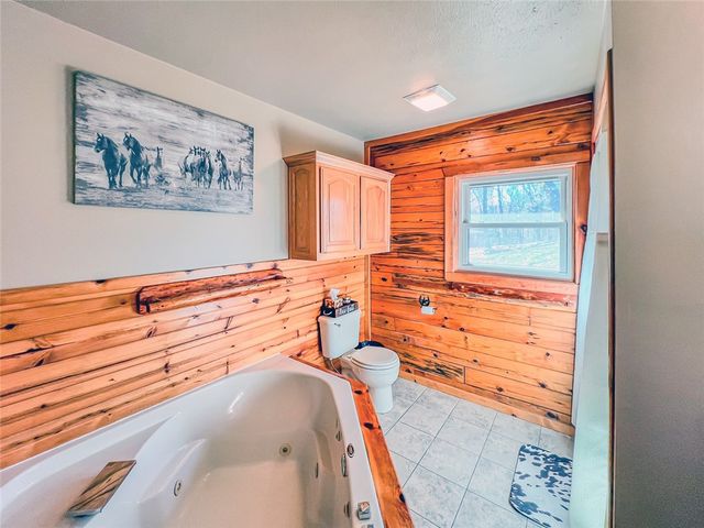431 County Road 140, Eureka Springs, AR 72632