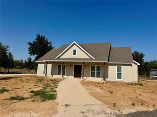 1353 Red Town RD B, Elgin, TX 78621