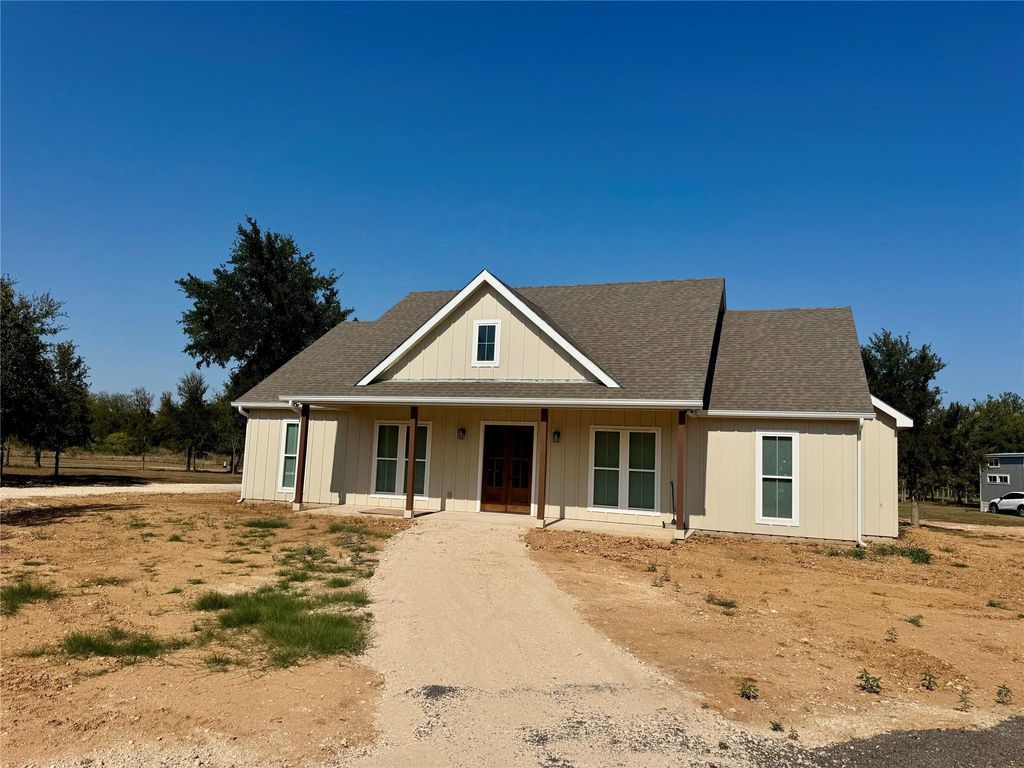 1353 Red Town RD B, Elgin, TX 78621