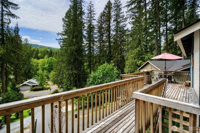 6 Sugarpine Place, Bellingham, WA 98229