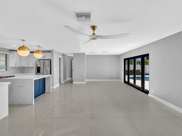 2310 NE 48th Ct, Lighthouse Point, FL 33064