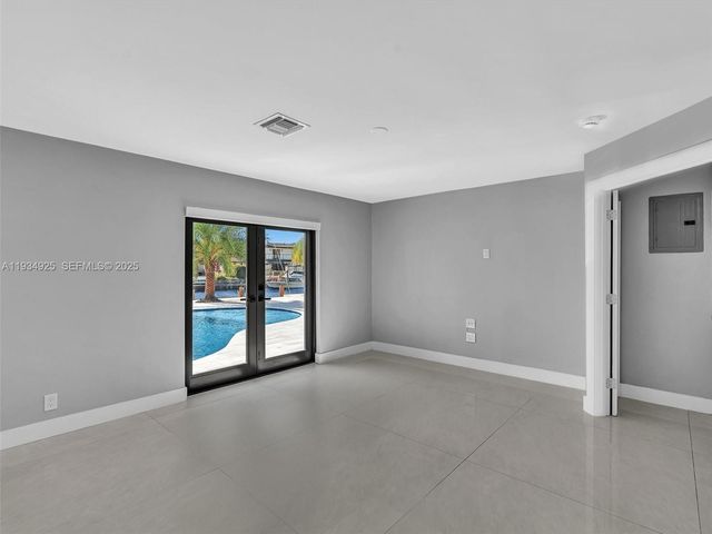 2310 NE 48th Ct, Lighthouse Point, FL 33064