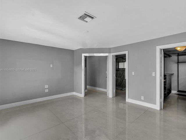 2310 NE 48th Ct, Lighthouse Point, FL 33064