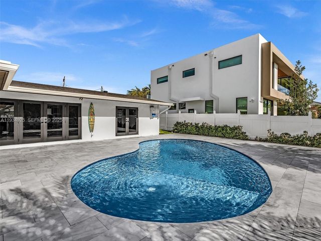 2310 NE 48th Ct, Lighthouse Point, FL 33064