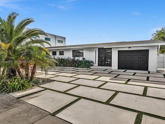 2310 NE 48th Ct, Lighthouse Point, FL 33064