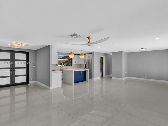 2310 NE 48th Ct, Lighthouse Point, FL 33064