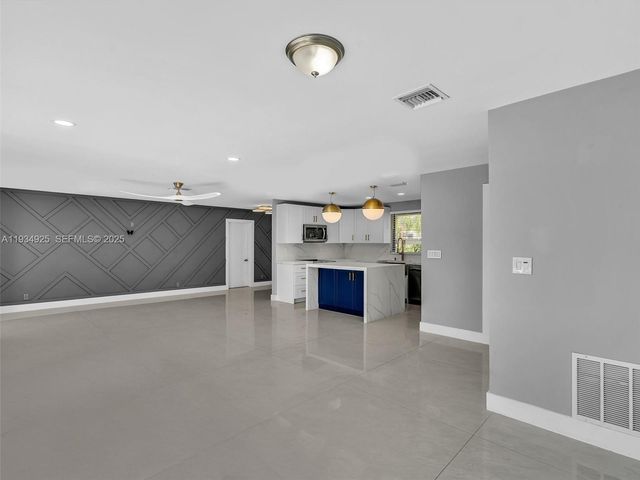 2310 NE 48th Ct, Lighthouse Point, FL 33064