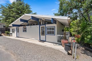 284 E Main Street, Eagle Point, OR 97524