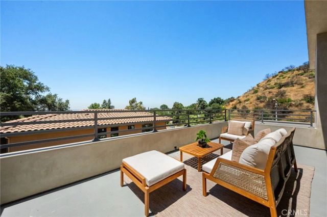 620 Baldwin Court, Sierra Madre, CA 91024