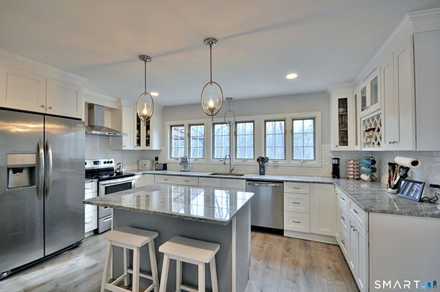 21 Maple Drive, Prospect, CT 06712