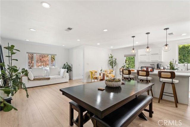 14622 Huston Street, Sherman Oaks, CA 91403