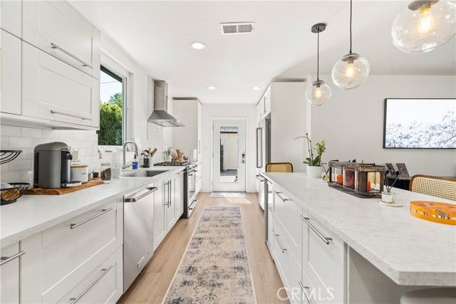 14622 Huston Street, Sherman Oaks, CA 91403