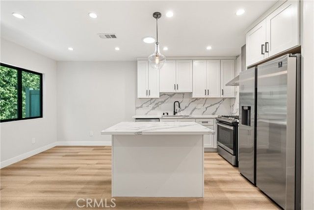 14622 Huston Street, Sherman Oaks, CA 91403