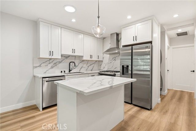 14622 Huston Street, Sherman Oaks, CA 91403