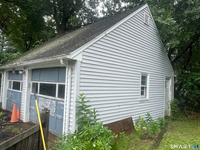 36 Sedgwick Road, East Hartford, CT 06108