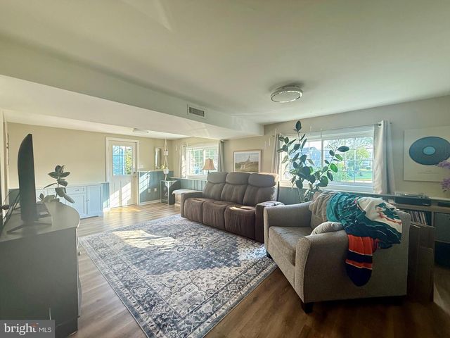 1335 GREENLEAF RD, Wilmington, DE 19805