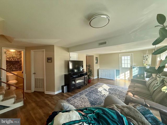 1335 GREENLEAF RD, Wilmington, DE 19805