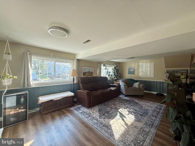 1335 GREENLEAF RD, Wilmington, DE 19805