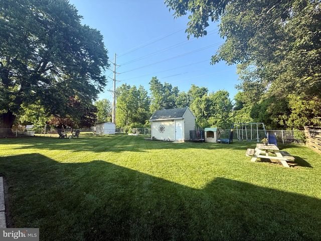 1335 GREENLEAF RD, Wilmington, DE 19805